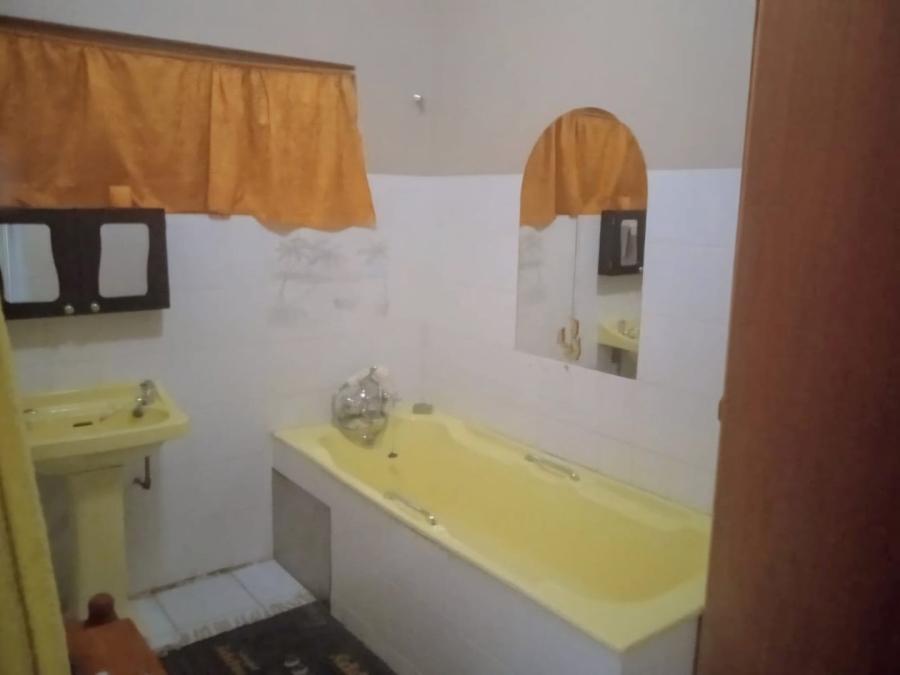 4 Bedroom Property for Sale in Hospitaalpark Free State